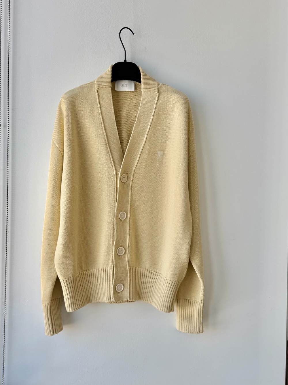 AMI Paris Men's
Tonal Heart
Cardigan in Cream